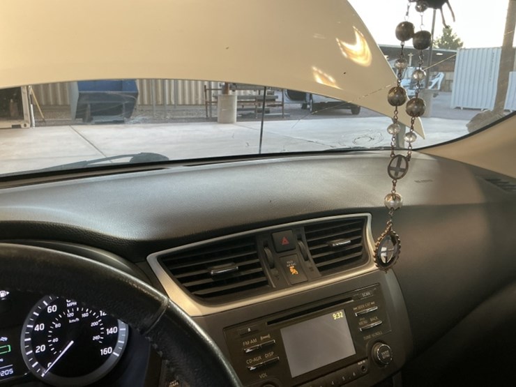 2013-nissan-sentra-sdn-image-17