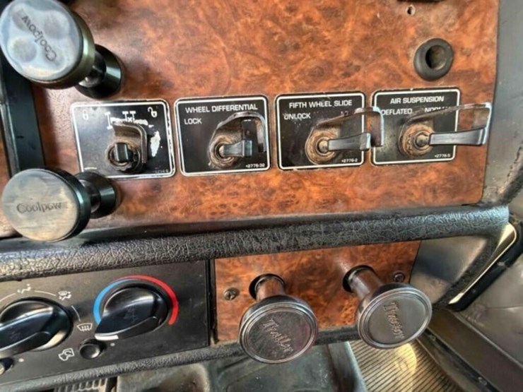 2005-kenworth-t800-image-26
