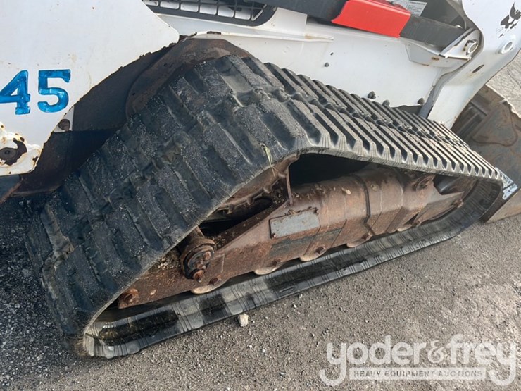 2020-bobcat-t870-image-12