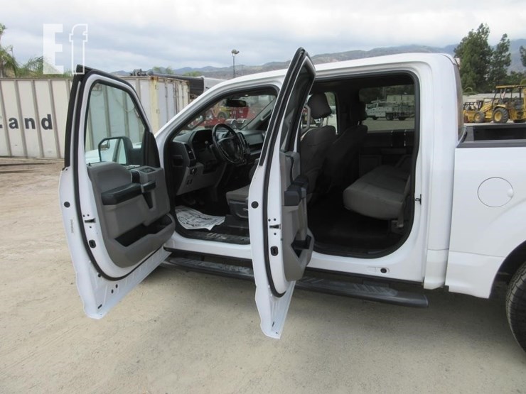 2017-ford-f150-xlt-image-12