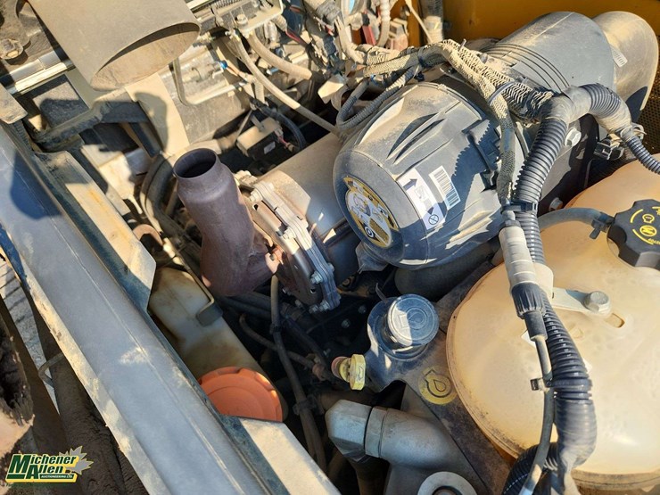 2024-deere-325g-image-32