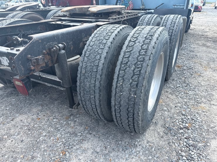 2007-kenworth-t600-image-16