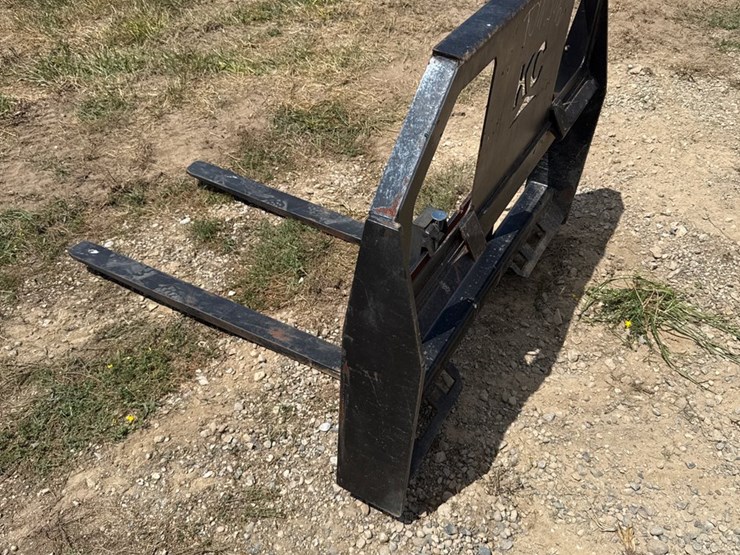 #1365-•-42-inch-skidsteer-forks-with-frame-image-3