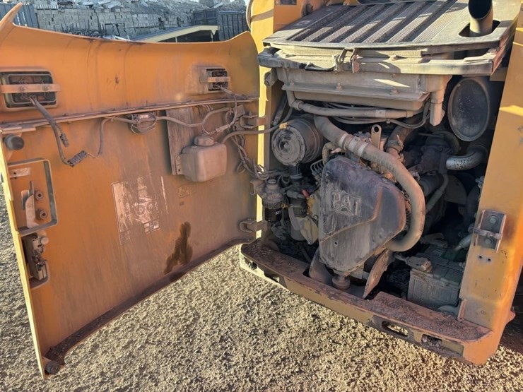 2014-caterpillar-226b3-image-31