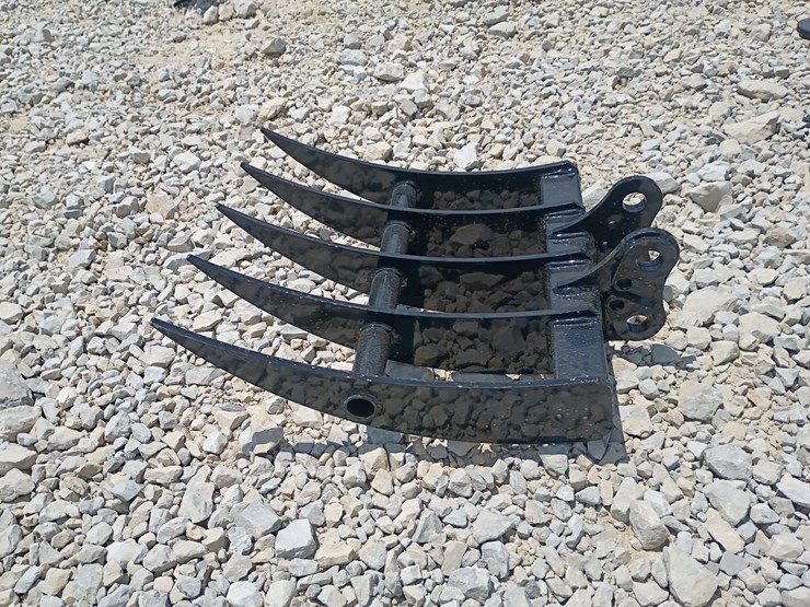#l63-026-•-rake-mini-excavator-attachment-image-2