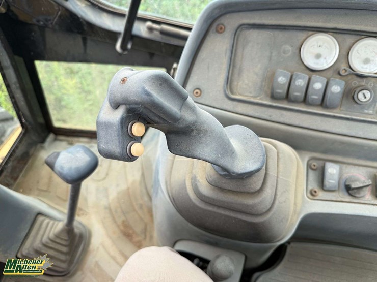 caterpillar-420d-image-24