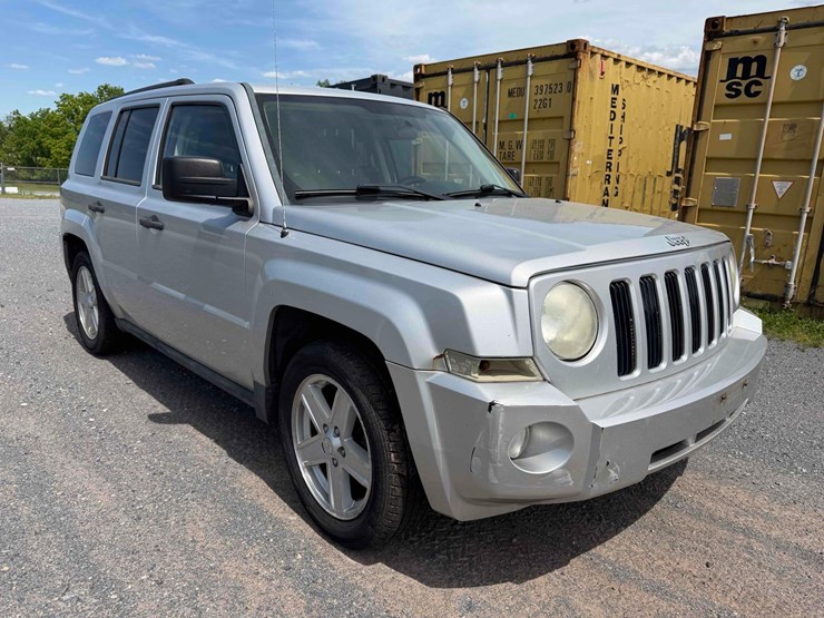 2010-jeep-patriot-image-1