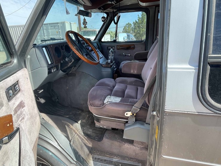 1988-chevrolet-g20-image-29