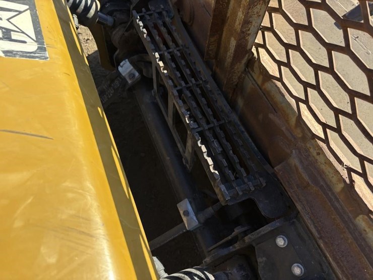 2018-caterpillar-259d-image-13