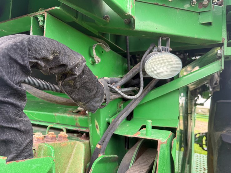 2011-john-deere-9770-sts-image-64