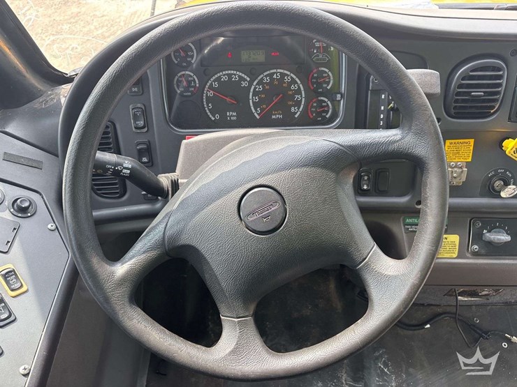 2016-freightliner-b2-image-9