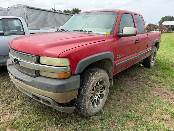 2002-chevrolet-silverado-2500hd-image-1