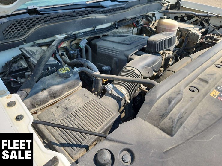 2015-chevrolet-silverado-3500hd-image-31