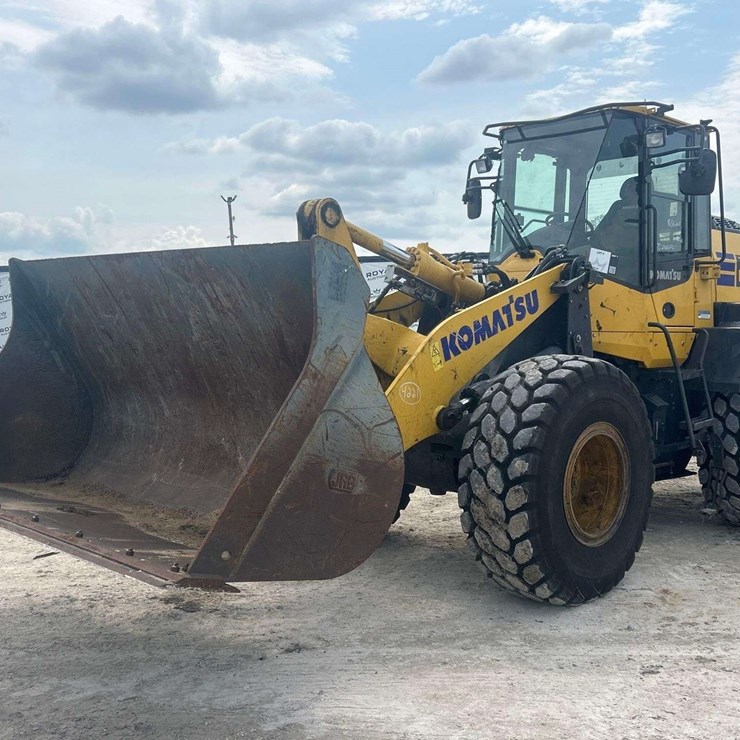 KOMATSU WA270-8
