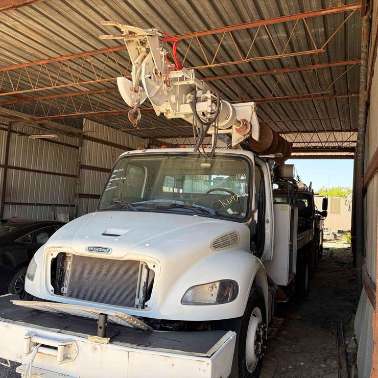 2014 FREIGHTLINER M2 106