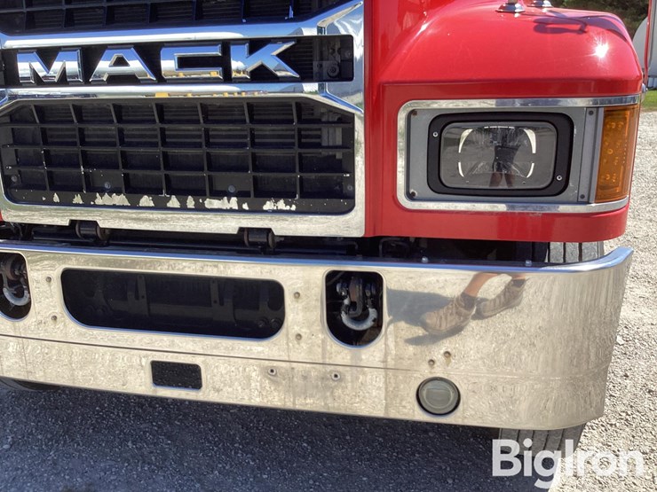 2020-mack-pinnacle-64t-image-14