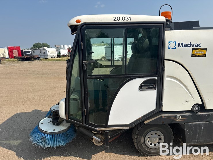 2005-johnston-cs50c-sweeper-image-9