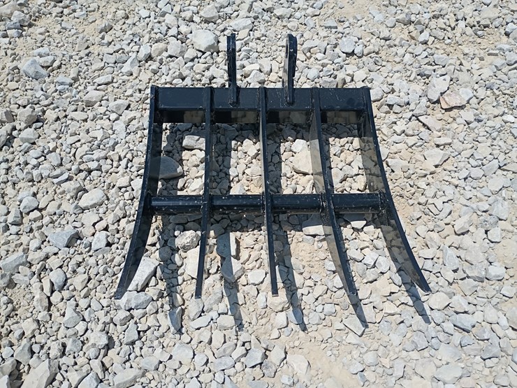 #l63-025-•-rake-mini-excavator-attachment-image-1