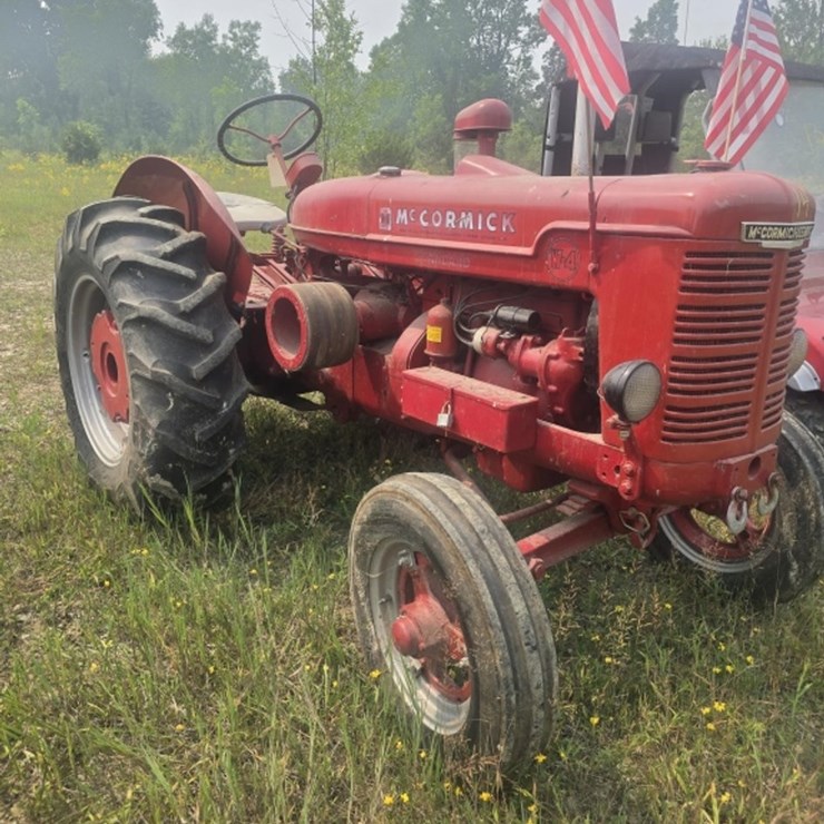 #14 • McCormick w-4 Vintage Tractor