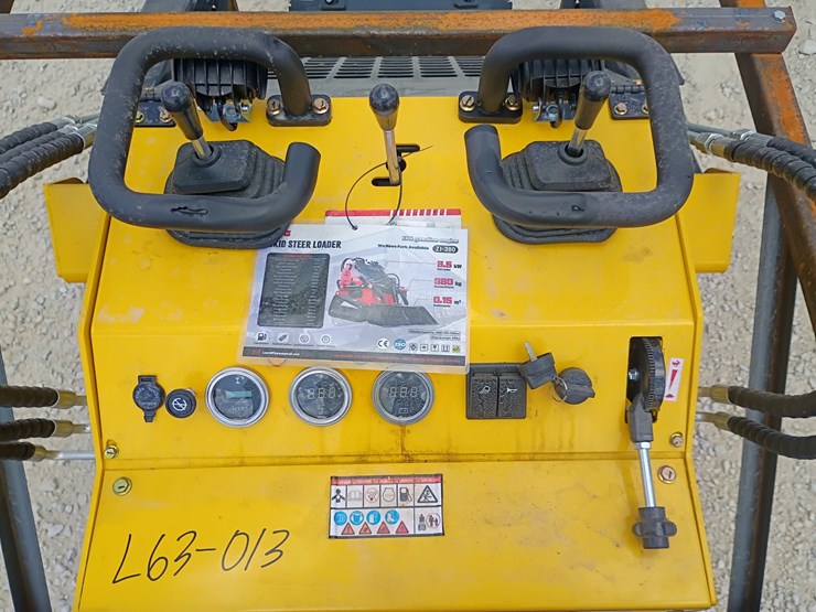 #l63-013-•-2026-zjg-380-mini-skid-steer-image-11