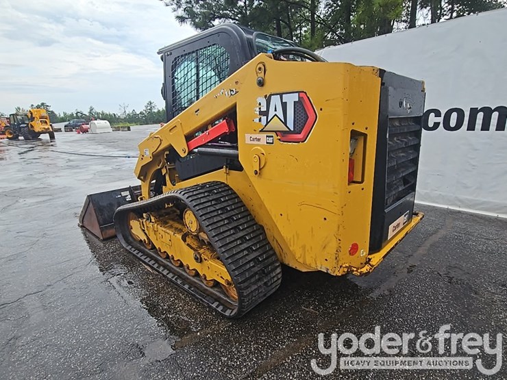 2023-caterpillar-279d3-image-3