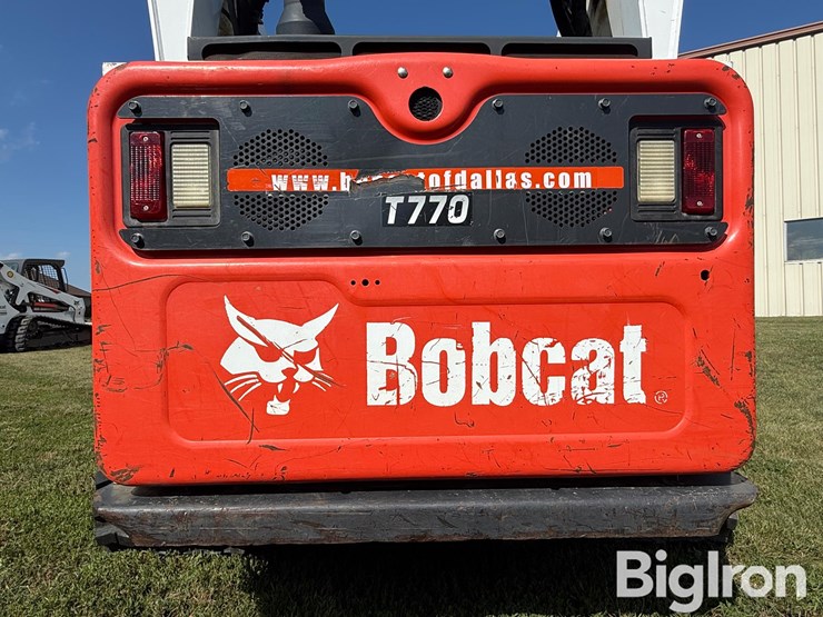 2017-bobcat-t770-image-13