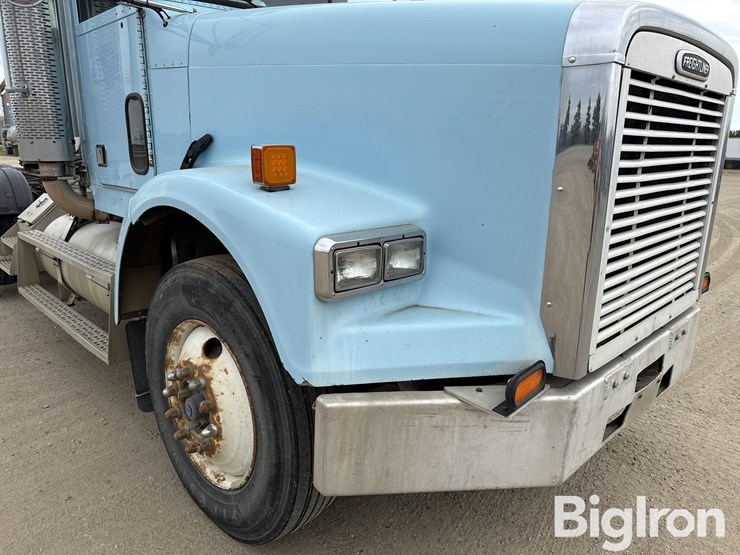 2000-freightliner-fld120sd-tri/a-day-cab-truck-tractor-w/wet-kit-image-12