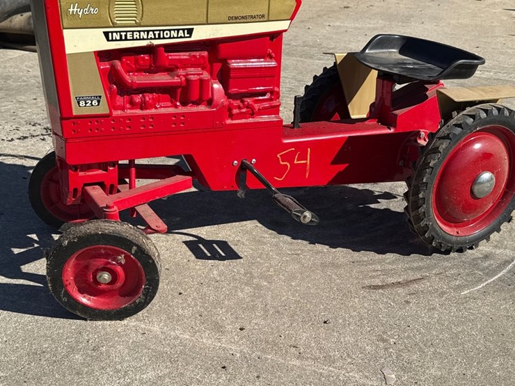 #54-•-international-farmall-826-demonstrator-pedal-tractor-image-2