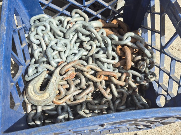 #85-•-crate-of-heavy-duty-chains-image-1