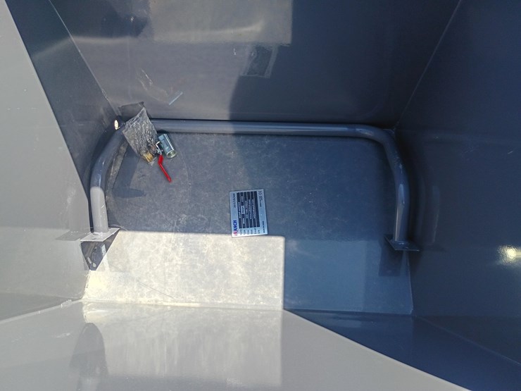 #l65-011-•-lanch-dump-hopper-image-5
