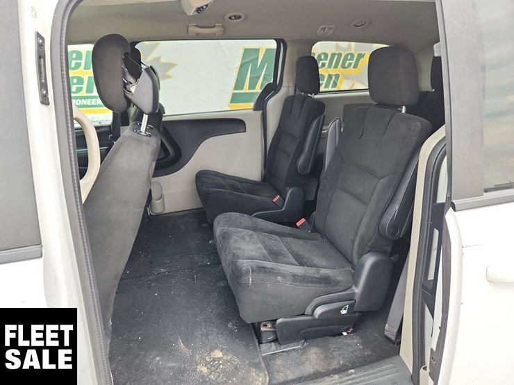2016-dodge-grand-caravan-image-14