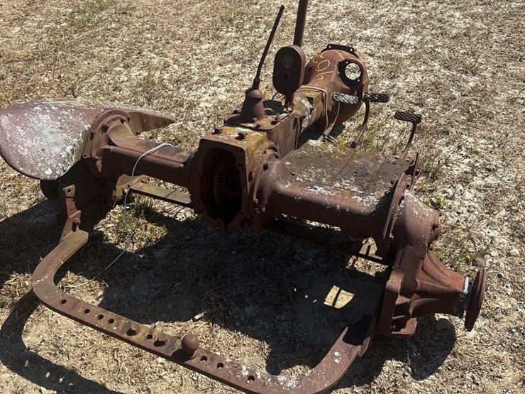 #403-•-antique-tractor-parts-image-3
