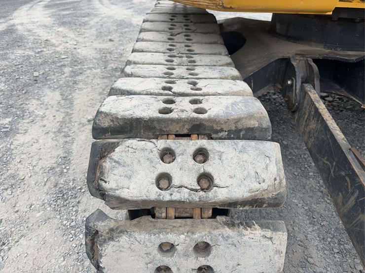 2021-deere-75g-image-14