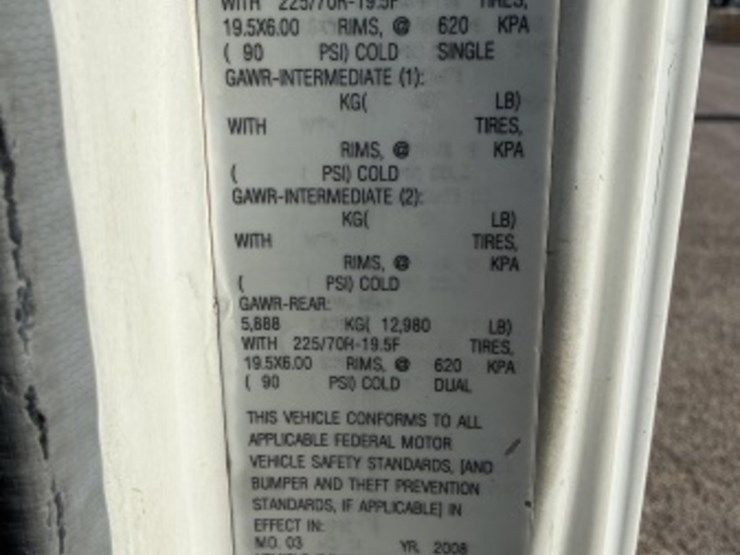 2009-isuzu-nqr-image-9