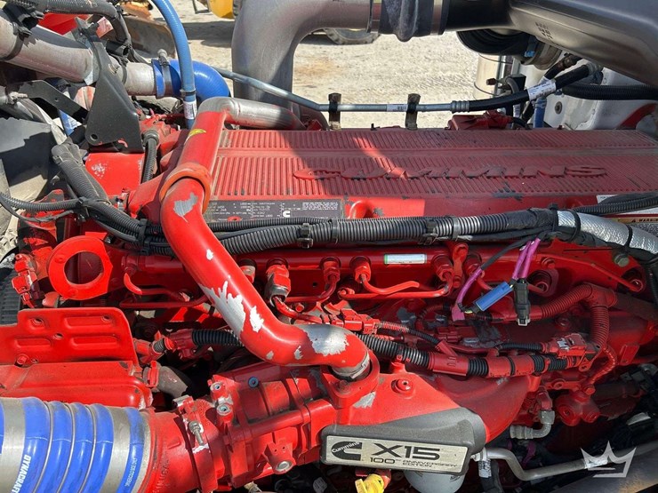 2020-peterbilt-389-image-10