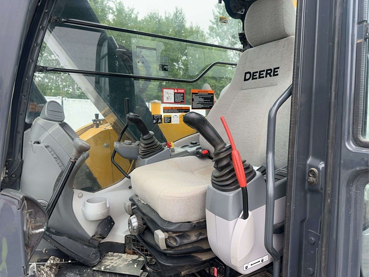 2021-deere-75g-image-27