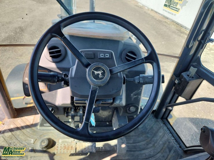 deere-410l-image-23