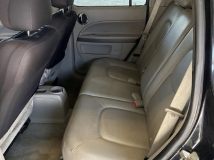 2011-chevrolet-hhr-image-24