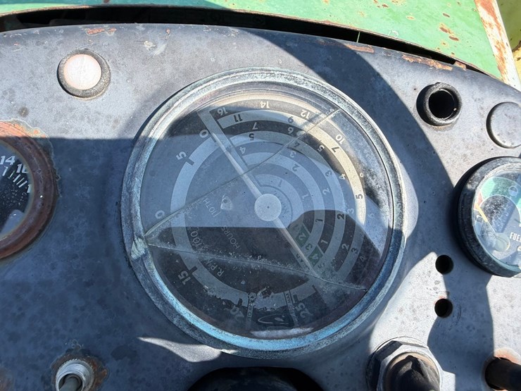 1972-john-deere-820-image-48