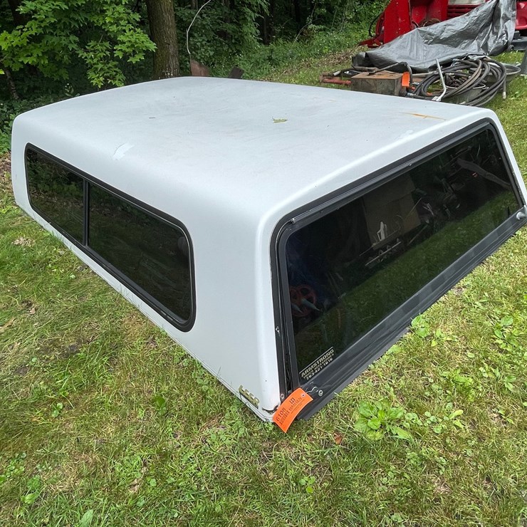 #6108 • Leer Truck Topper