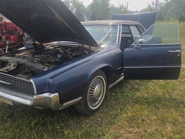 #10-•-1967-thunderbird-image-2