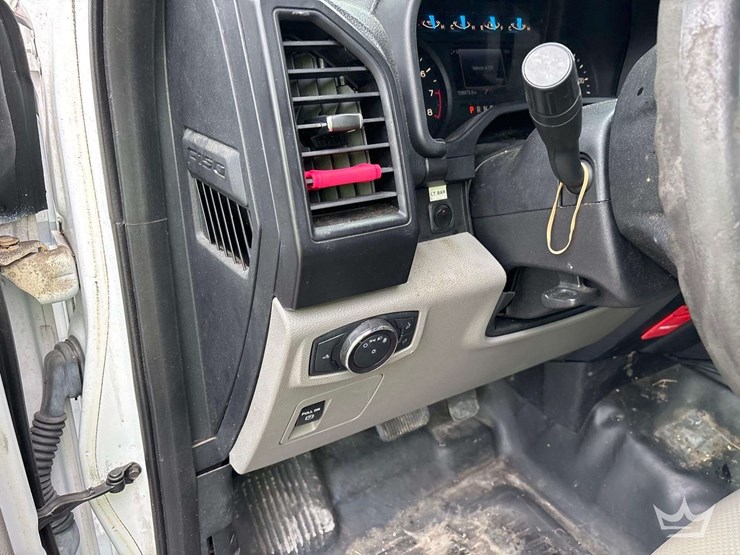 2017-ford-f150-image-15