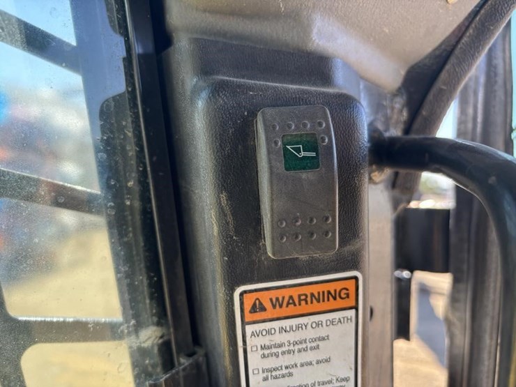 2018-yanmar-s220r-image-34