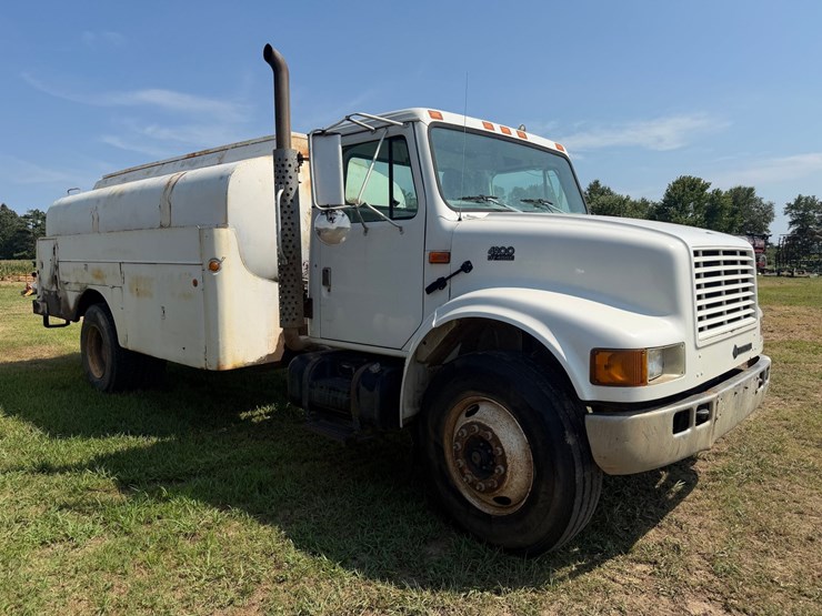 2001-international-4900-image-1