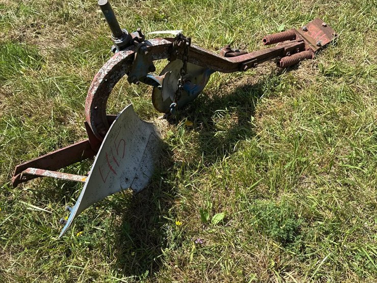 #415-•-single-bottom-plow-image-3