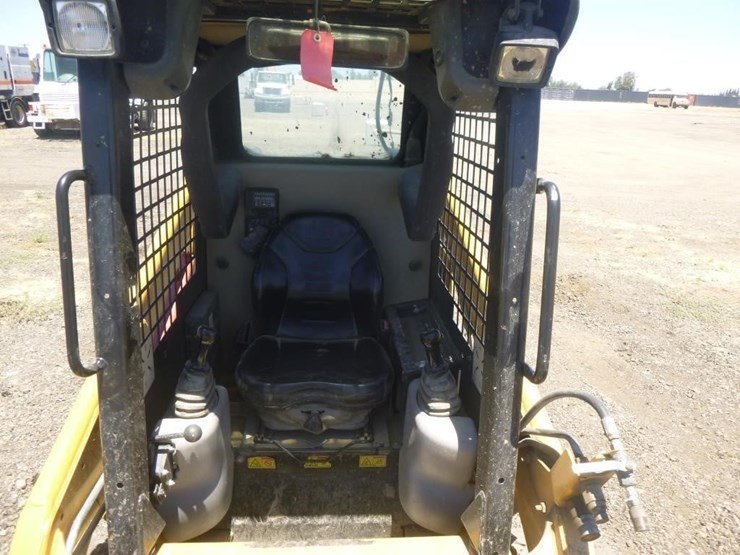 2012-caterpillar-226b3-image-14