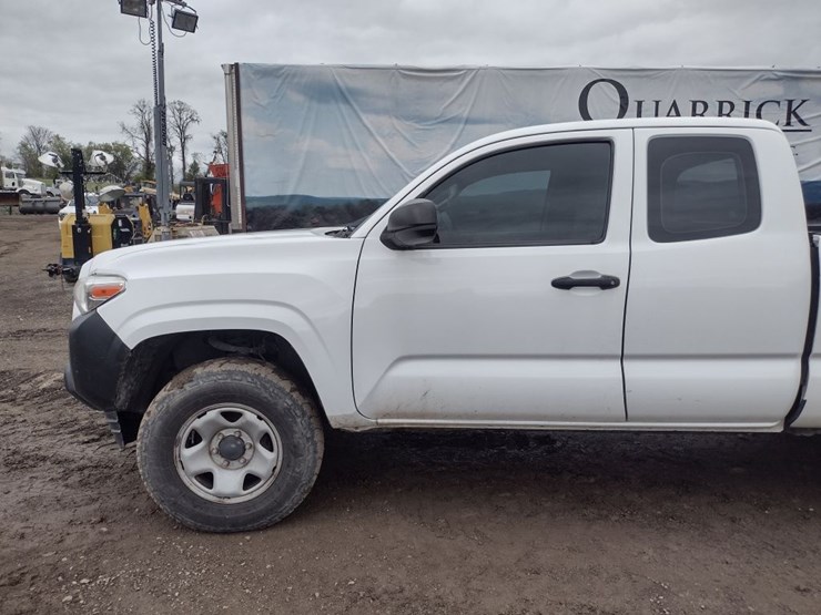 18-toyota-truck^title^-(qea-4649)-image-19