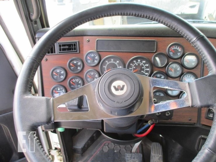 2019-western-star-4900-image-14