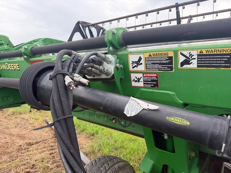 2015-john-deere-630d-image-22