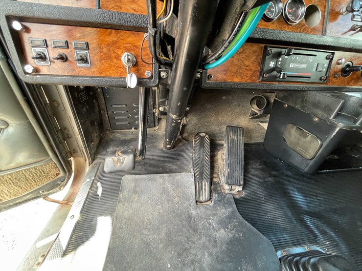 #2000-•-1999-kenworth-dump-truck-image-54